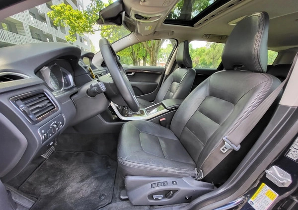 Volvo XC 70 cena 75900 przebieg: 274283, rok produkcji 2016 z Warszawa małe 742